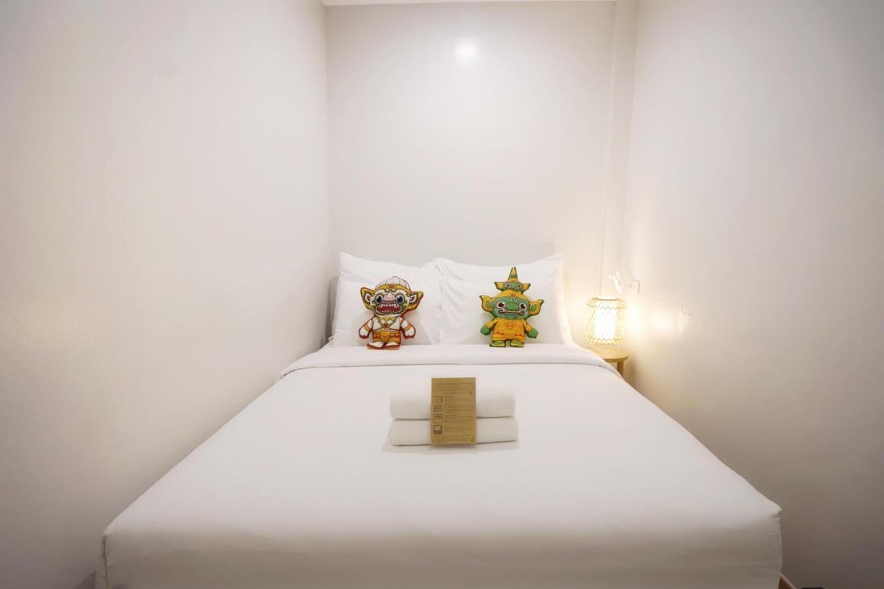 Yakthai Poshtel Bangkok Exterior photo