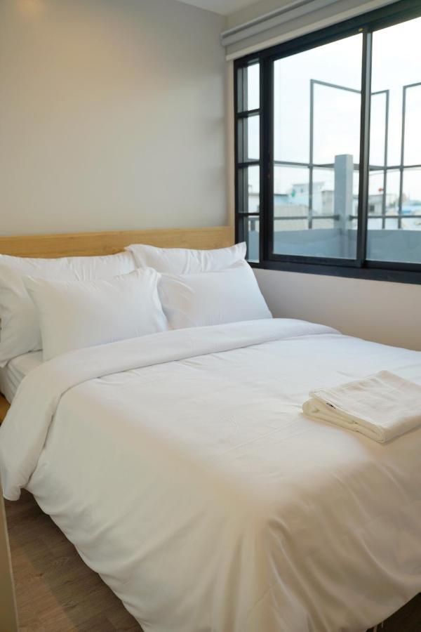Yakthai Poshtel Bangkok Exterior photo