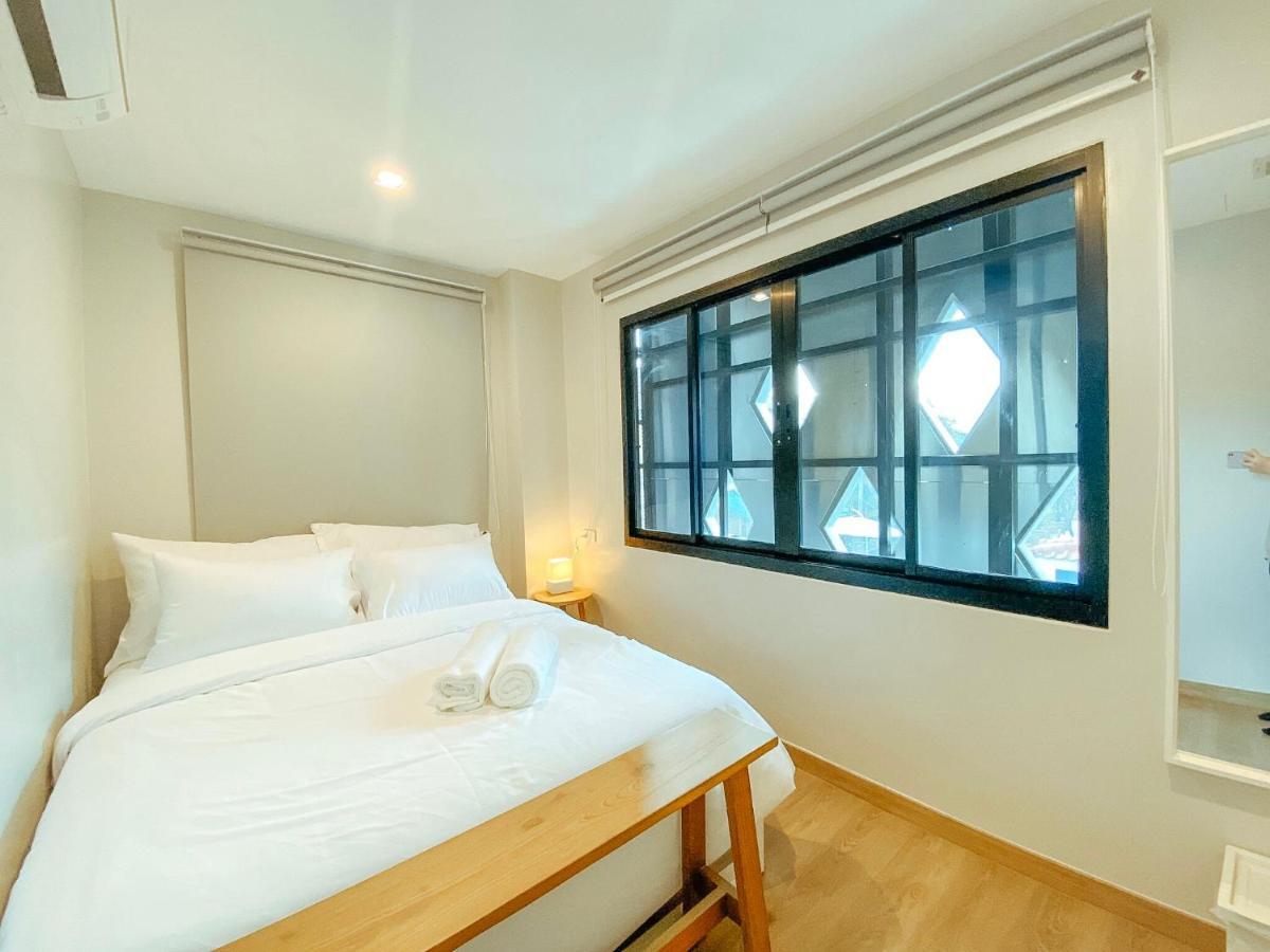 Yakthai Poshtel Bangkok Exterior photo