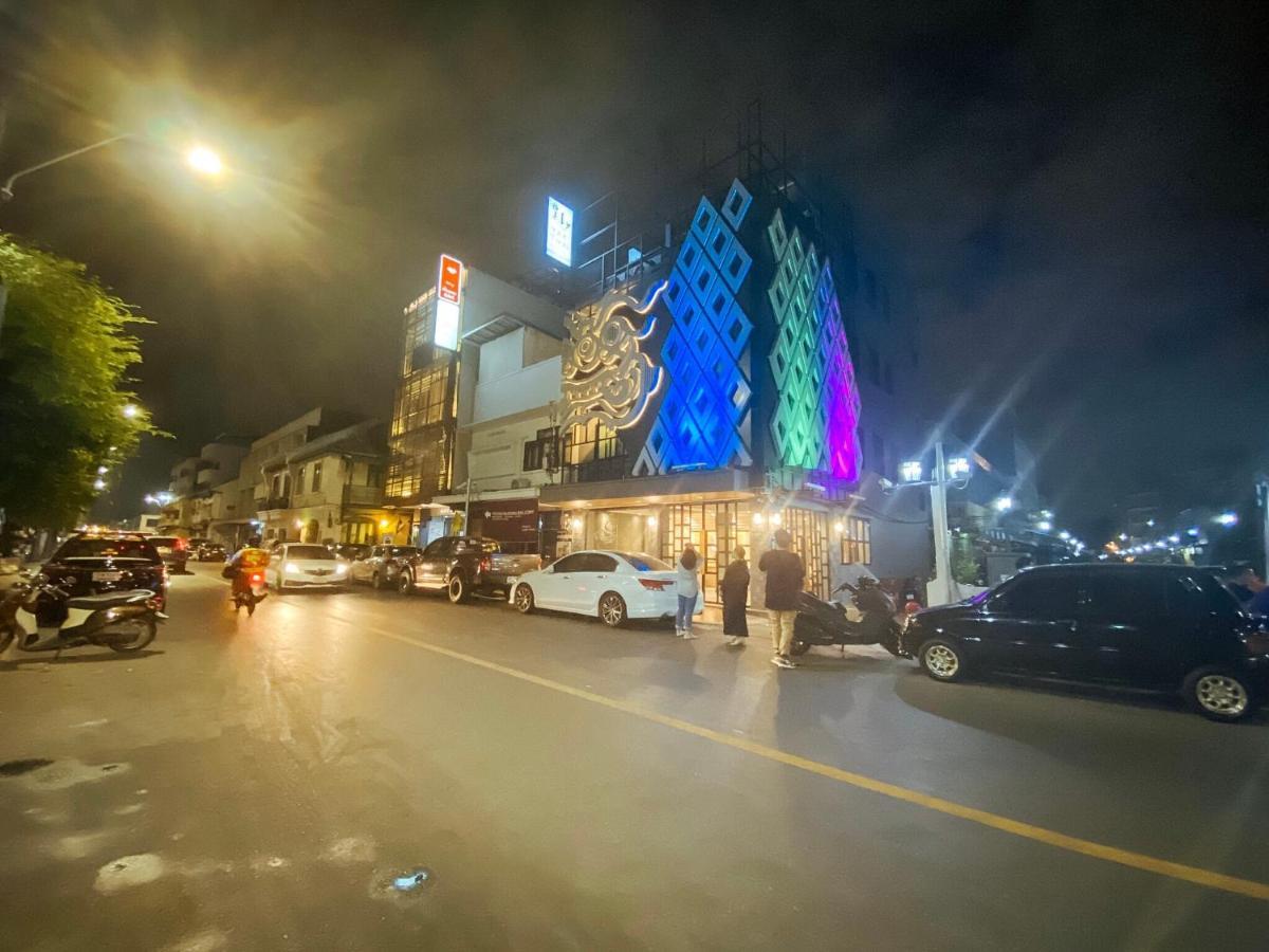 Yakthai Poshtel Bangkok Exterior photo