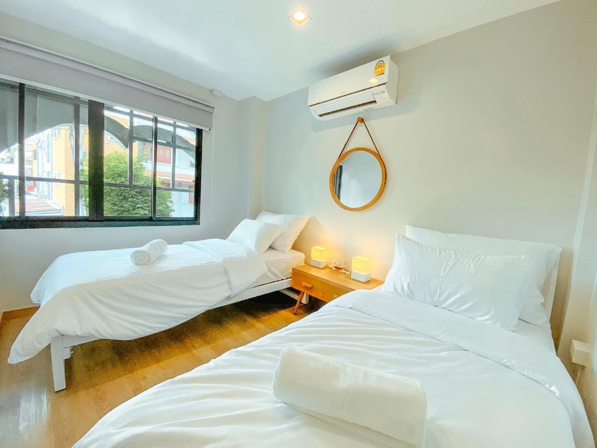 Yakthai Poshtel Bangkok Exterior photo